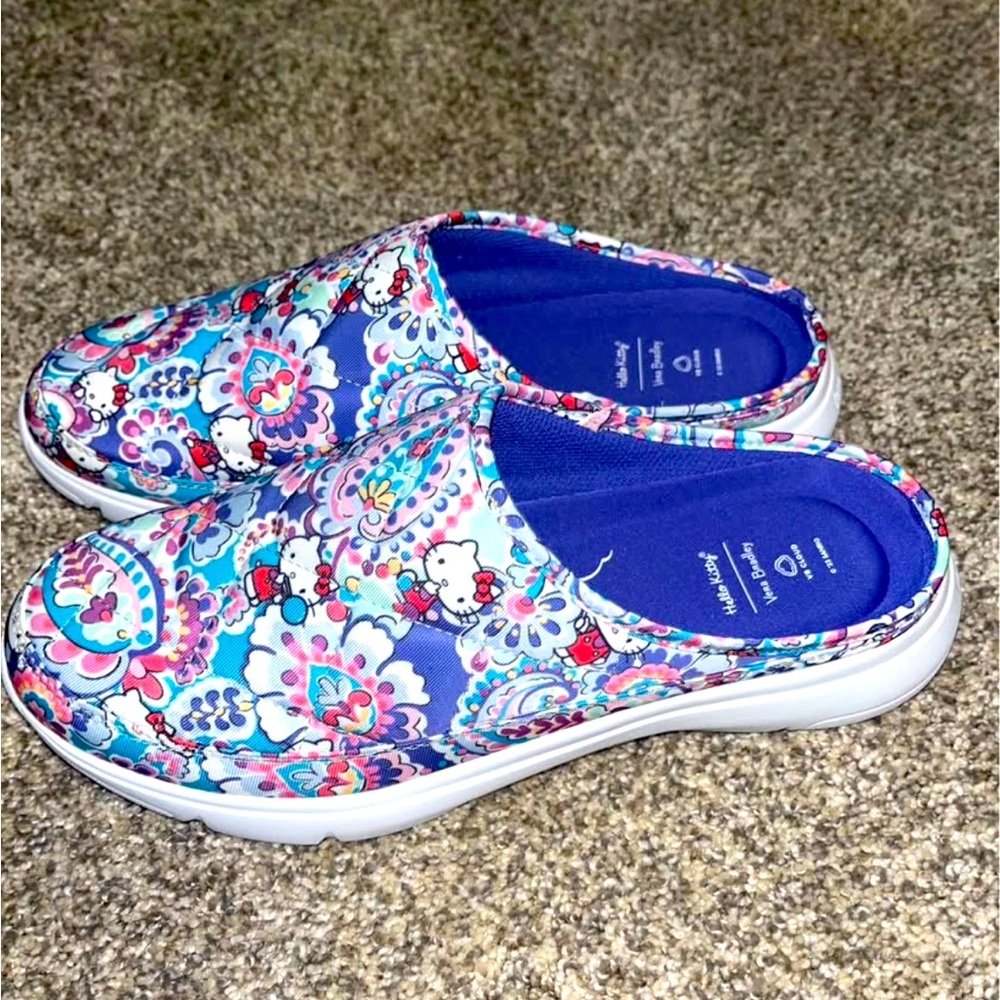 Vera Bradley Hello Kitty Foam Plush Cushion Mule, Size 10